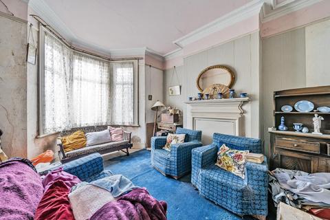 2 bedroom flat for sale - Eynham Rd, Shepherds Bush Road