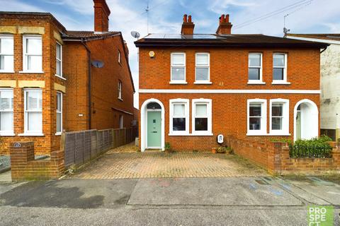 3 bedroom semi-detached house for sale - Spencers Road, Maidenhead, Berkshire, SL6