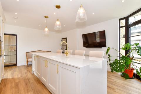 32 Crow Hill, Broadstairs, CT10 1HT