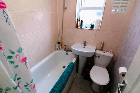 1 bedroom terraced house to rent, London Road, Reading