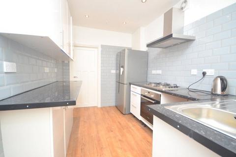 3 bedroom semi-detached house to rent - Upminster Road, Hornchurch, Essex, RM11