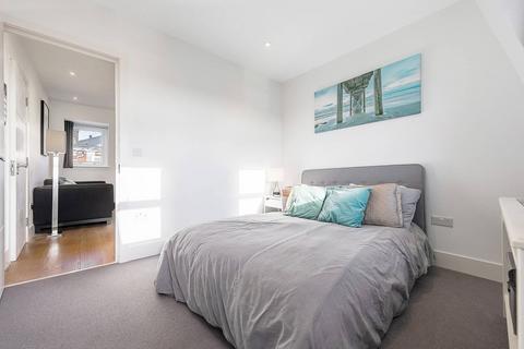 1 bedroom flat to rent - St. John's Hill, St John's Hill, London, SW11