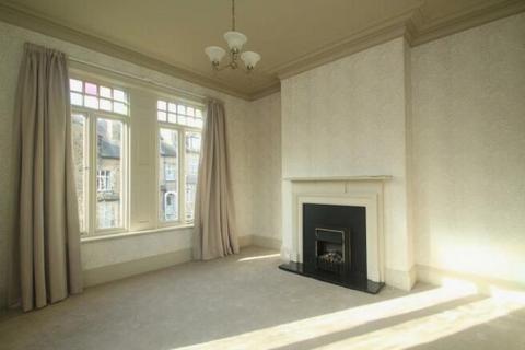 4 bedroom duplex to rent, St Marys Walk, Harrogate, HG2