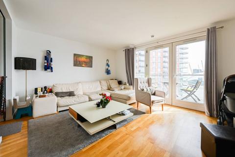 2 bedroom flat to rent, New Providence Wharf, Canary Wharf, London, E14