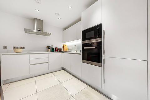 2 bedroom flat to rent - Fulham Palace Road, Barons Court, London, W6