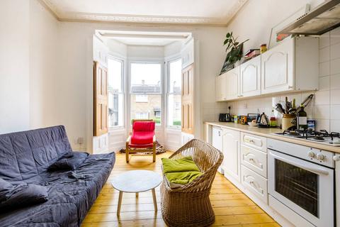 1 bedroom flat for sale - Dagmar Road, Camberwell, London, SE5