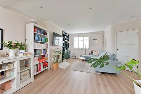 3 bedroom flat for sale - Lonsdale Road, Barnes, London, SW13