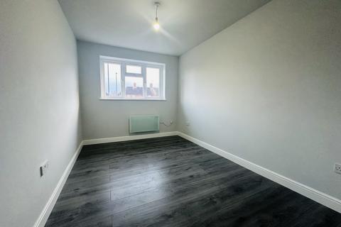 2 bedroom apartment to rent, Quinton Road West, Birmingham, West Midlands, B32