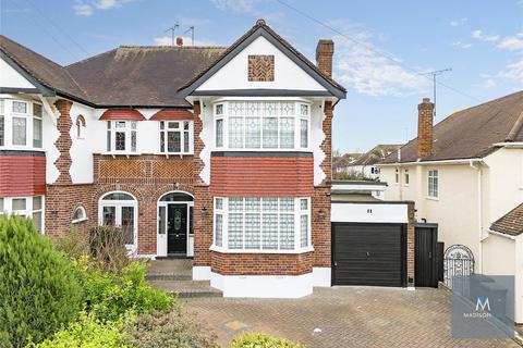 3 bedroom semi-detached house to rent - Chigwell, Essex IG7