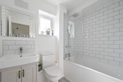 19 John Rennie Walk, London, E1W 3RN