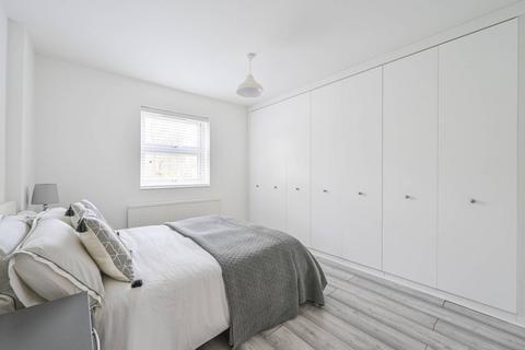 19 John Rennie Walk, London, E1W 3RN