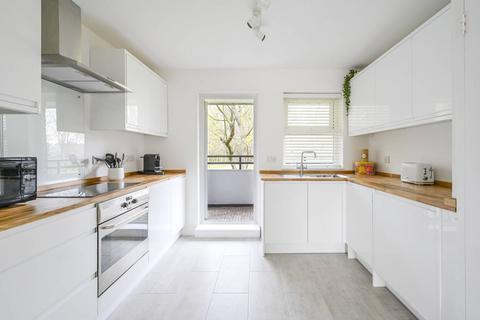 19 John Rennie Walk, London, E1W 3RN