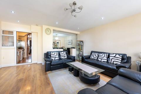 3 bedroom end of terrace house for sale, Coniston avenue, Perivale, Greenford, UB6