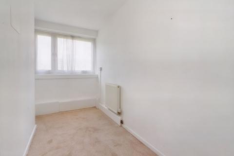 2 bedroom flat for sale - Flat 9 Lyndhurst House, Ellisfield Drive, Putney, London, SW15 4DR