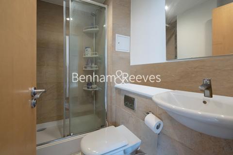 2 bedroom apartment to rent, Province Square, Canary Wharf E14