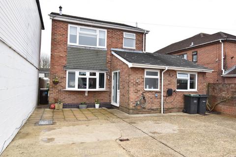 3 bedroom detached house for sale - Grove Road, Hardway