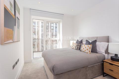 2 bedroom apartment to rent - Parkside Apartments, Cascade Way, White City, W12