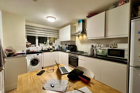 3 bedroom flat for sale, 63 Tovil Close, South Norwood, London, SE20 8SZ
