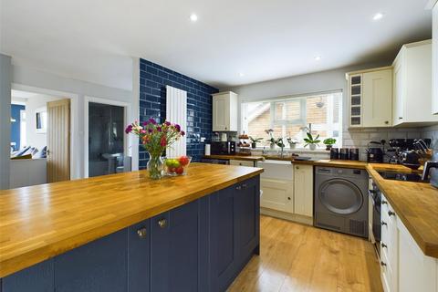 3 bedroom semi-detached house for sale - Well Cross Road, Gloucester, Gloucestershire, GL4