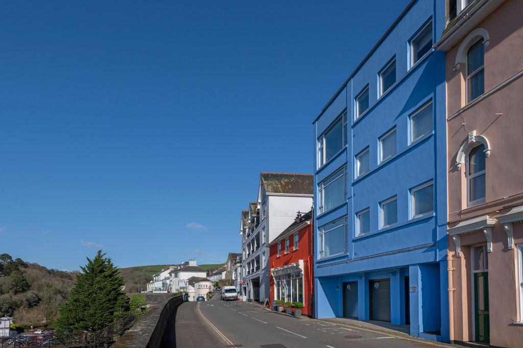 Apt 1 Nautilus, Kingswear