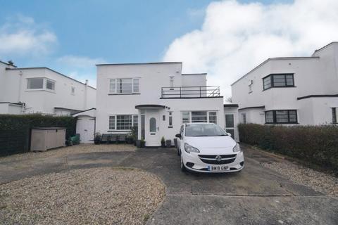 undefined, Frinton-on-Sea CO13