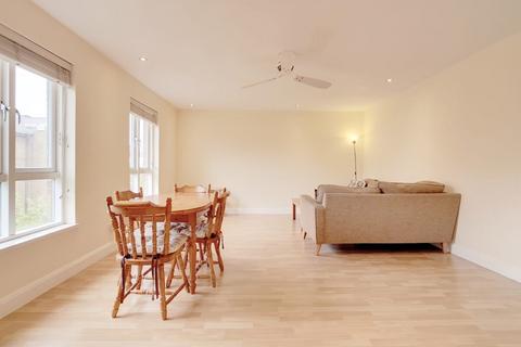 2 bedroom flat to rent - Kempton Court, E1