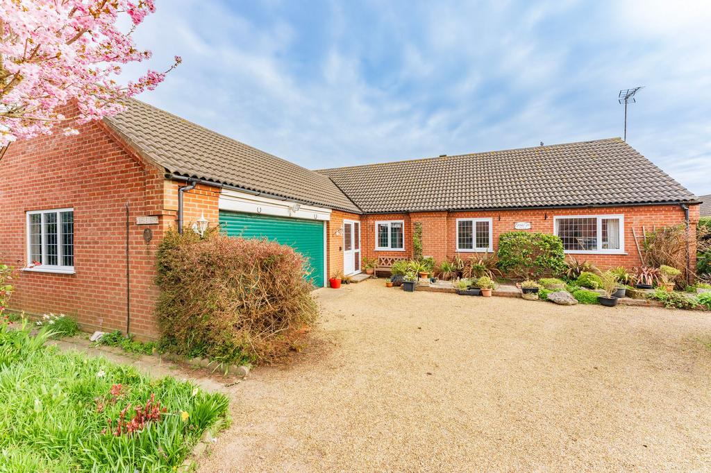 Cromer Road, Mundesley 3 bed detached bungalow for sale £400,000