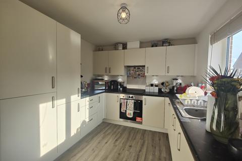 3 bedroom detached house to rent, Wool Chase, Wakefield, West Yorkshire, WF2