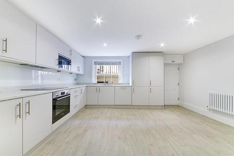 3 bedroom terraced house to rent, Falmouth Road, Southwark, London, SE1