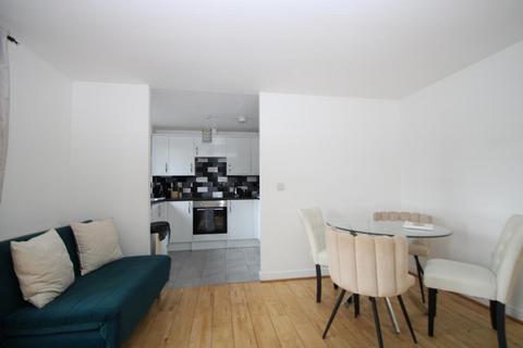 2 bedroom flat to rent - Innerd Court, CR0