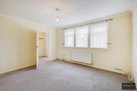 3 bedroom semi-detached house for sale, Loughton IG10