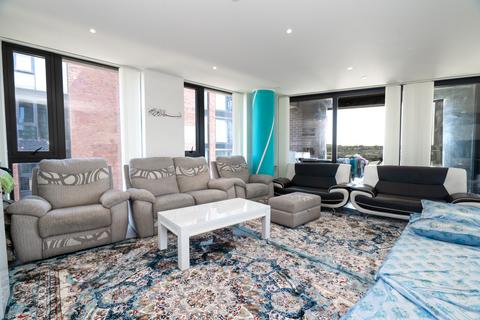 3 bedroom flat for sale - Echo Court, London E16