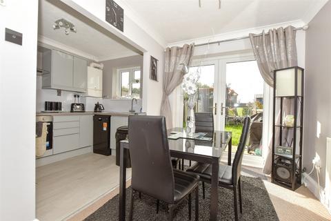 2 bedroom terraced house for sale - Semple Gardens, Chatham, Kent