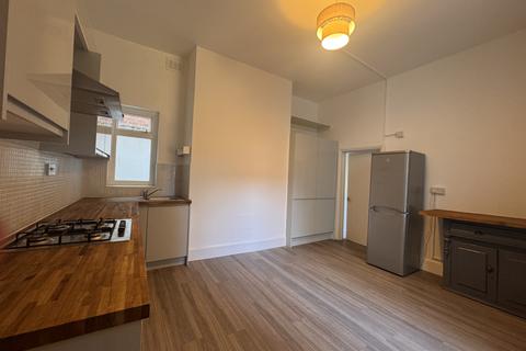 2 bedroom flat to rent, Flat 1, 272 Monument Road, B16 8XF