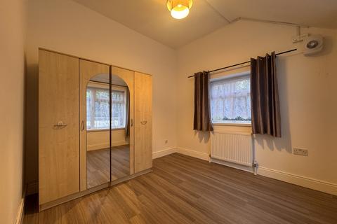 2 bedroom flat to rent, Flat 1, 272 Monument Road, B16 8XF