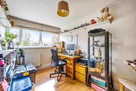 36, Chichester Court Chessington Road, Ewell, Epsom, KT17 1TP