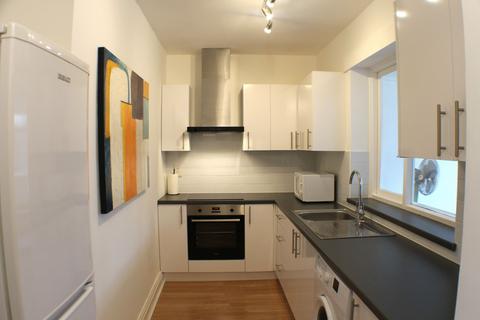 200 Shroffold Road, Bromley, BR1 5NL
