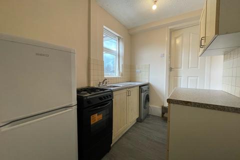 2 bedroom flat to rent, Richmond Road, South Shields, NE34