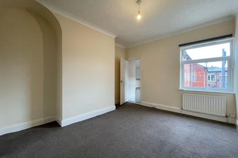 2 bedroom flat to rent, Richmond Road, South Shields, NE34