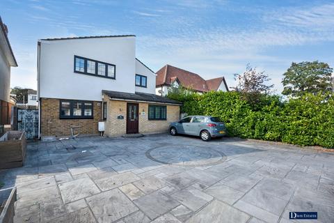 5 bedroom detached house for sale, Brentwood Road, Gidea Park, Romford, RM2