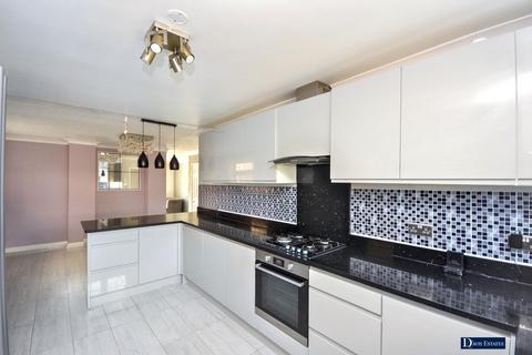 5 bedroom detached house for sale, Brentwood Road, Gidea Park, Romford, RM2