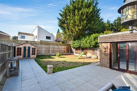 5 bedroom detached house for sale, Brentwood Road, Gidea Park, Romford, RM2