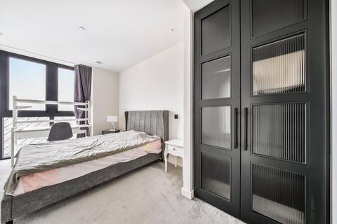 3 bedroom apartment for sale, Emery Way, Tower Hill, E1W