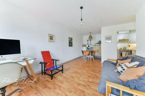 2 bedroom flat for sale - Pickering Close, Hackney, E9