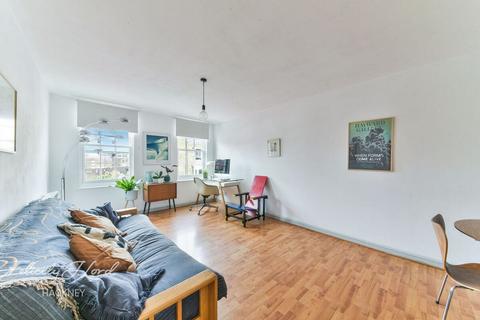 9 Pickering Close, London, E9 7AW