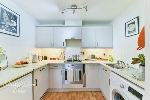 9 Pickering Close, London, E9 7AW