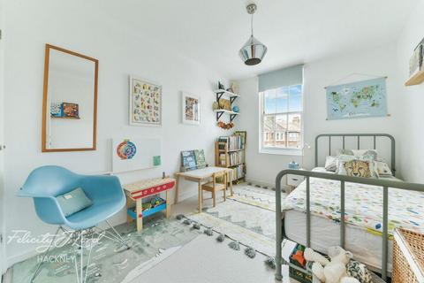 9 Pickering Close, London, E9 7AW