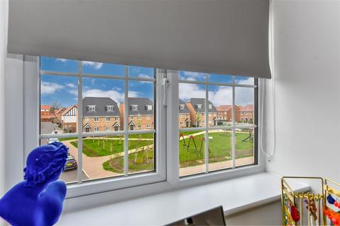 49 Plover Crescent, Harlow, CM17 0RZ
