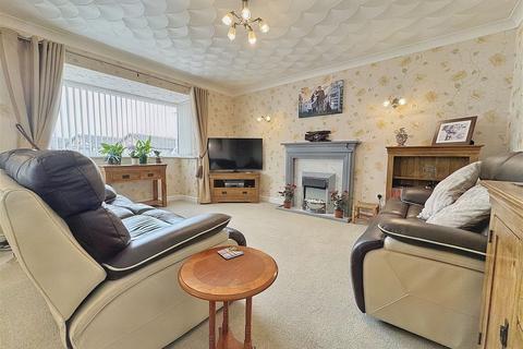 3 bedroom detached bungalow for sale, Trem Y Castell, Towyn, LL22 9LX