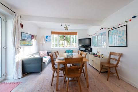 68 Queens Road, Swanage, BH19 2EX